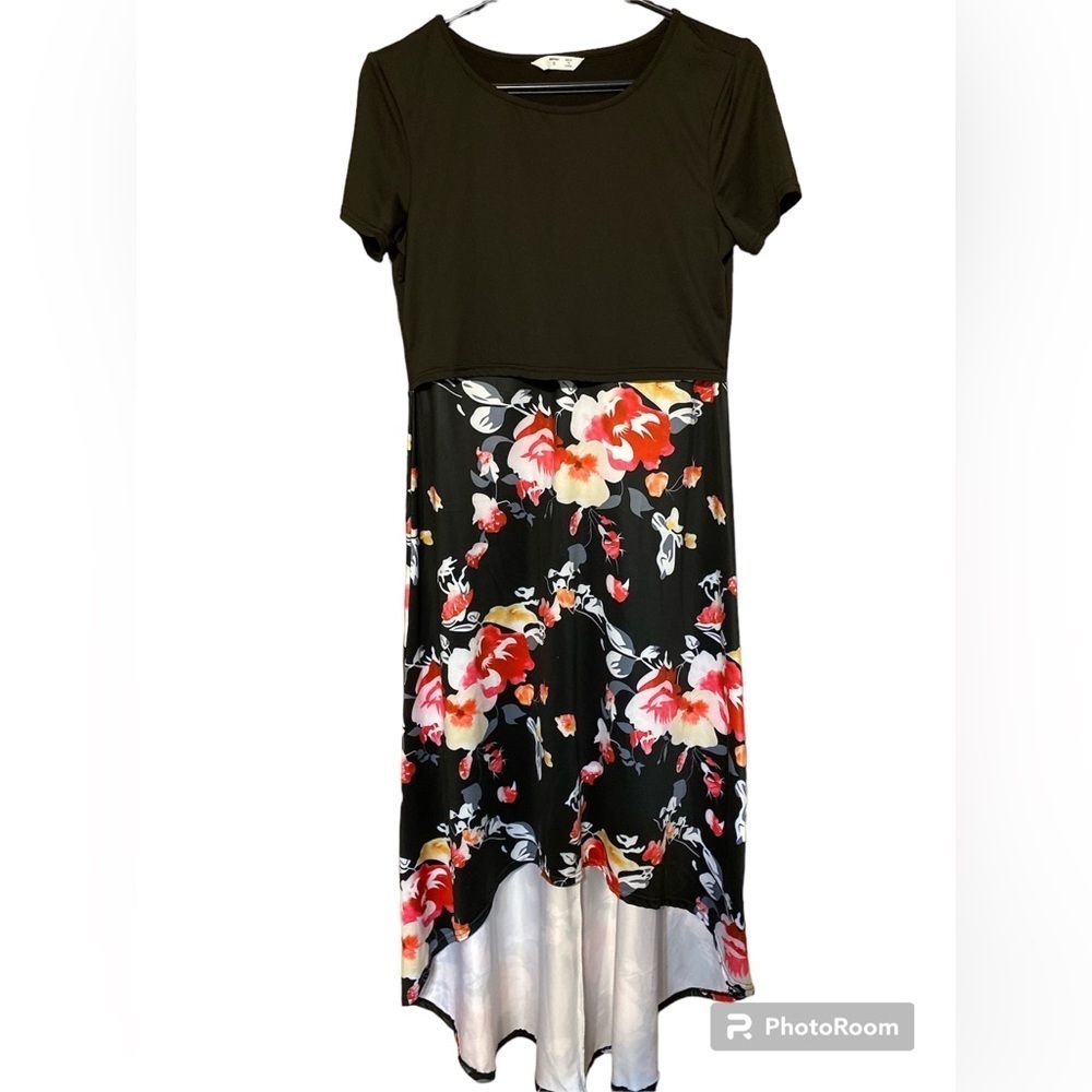 Women’s maternity, nursing maxi dress, high, low hem size small